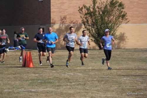 Run For Kelli 2017 - Runners on the field!