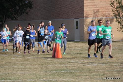 Run For Kelli 2017 - Runners on the field!