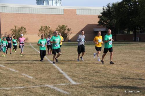 Run For Kelli 2017 - Runners on the field!