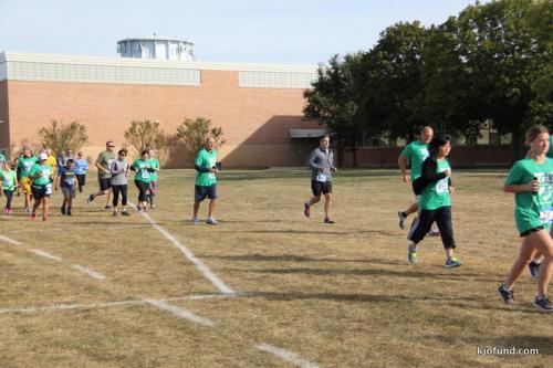 Run For Kelli 2017 - Runners on the field!