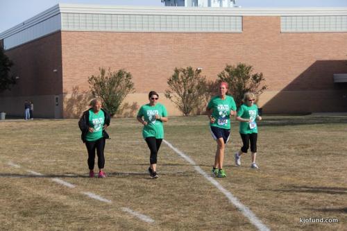 Run For Kelli 2017 - Runners on the field!