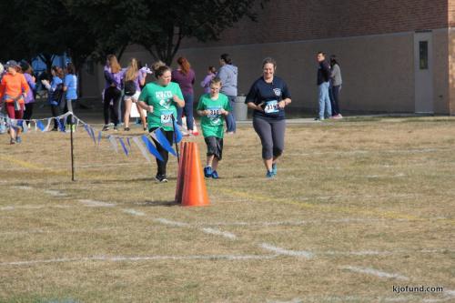 Run For Kelli 2017 - Runners on the field!