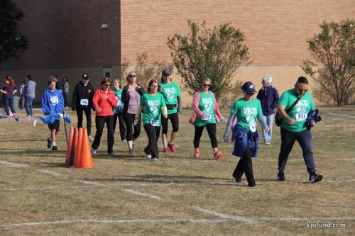 Run For Kelli 2017 - Runners on the field!